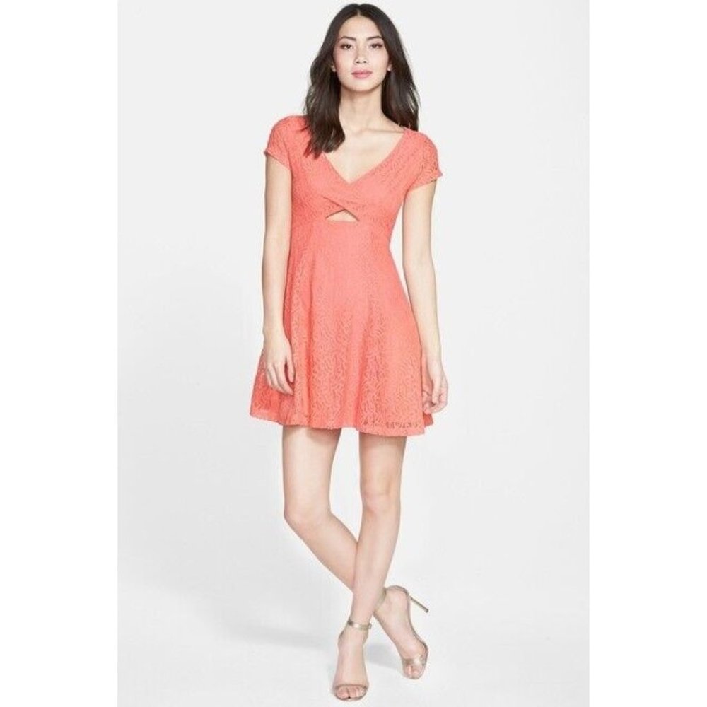 Jessica Simpson Women Lace Mini Dress Cutout Front Keyhole Peach Size Medium